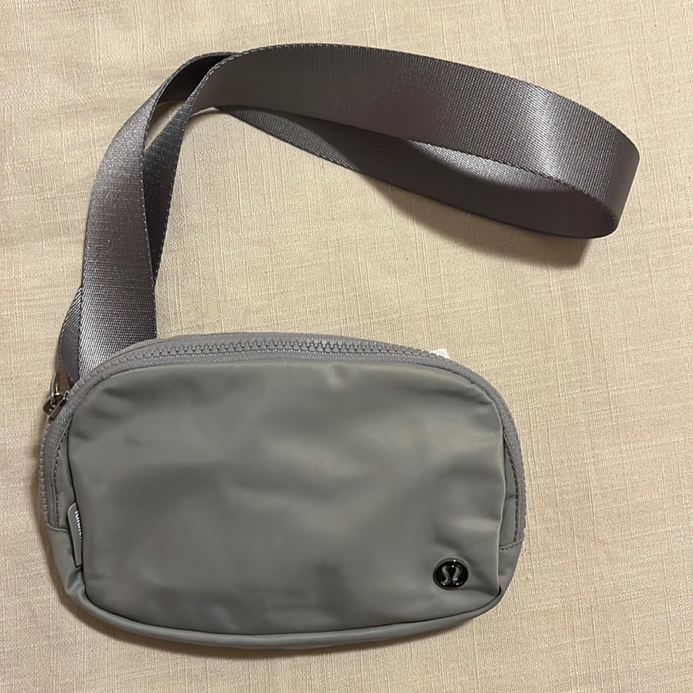 lululemon belt bag